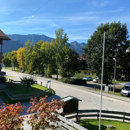 Ferienwohnung Bergzeit انزل
